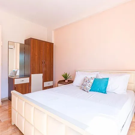 Radhima Res 112 - Double Room, Sea View