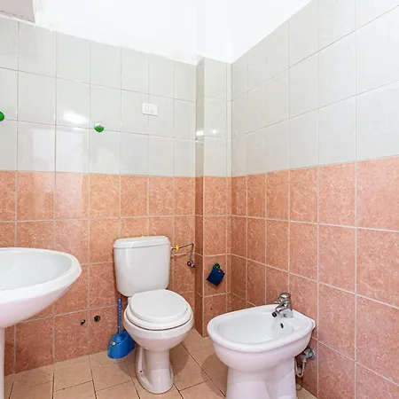 Radhima Res 112 - Double Room, Sea View * Vlorë