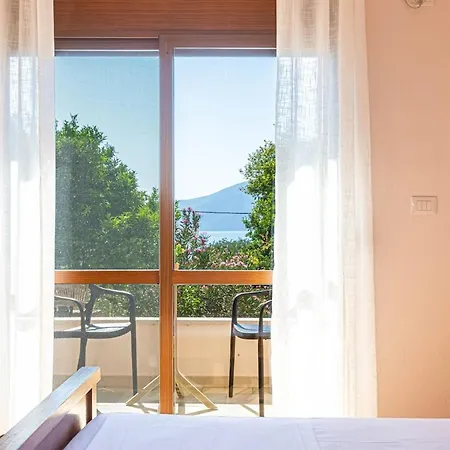 Radhima Res 112 - Double Room, Sea View